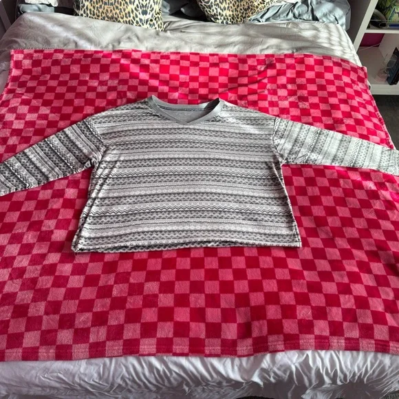 Gray & white fleece long sleeve lounge set with drawstring pants - Picture 10 of 15